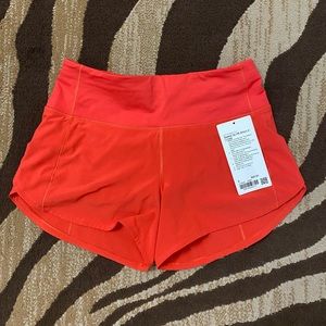 Lululemon Size 6 Red Speed Up High Rise 4" Short in EUC